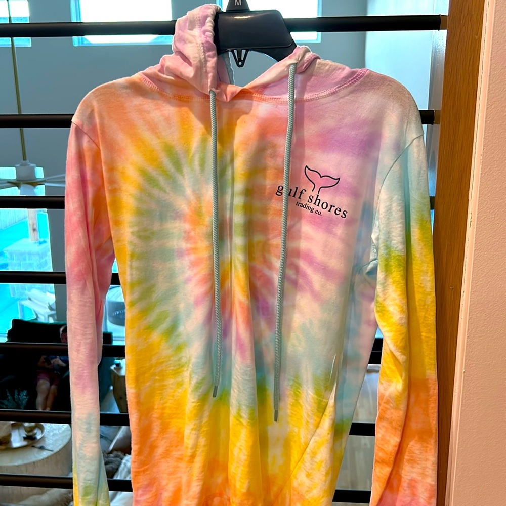 Gold shores long sleeve tie dye shirt size small